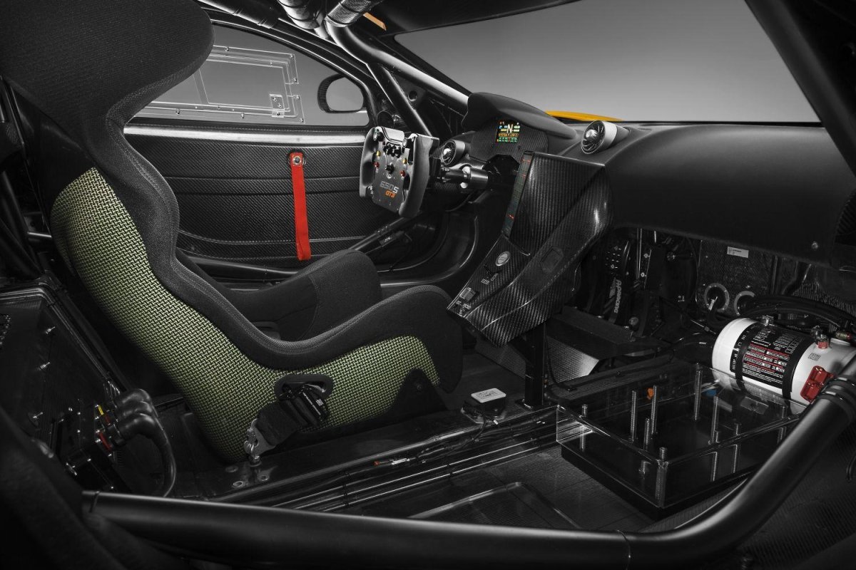 MCLAREN 650s салон