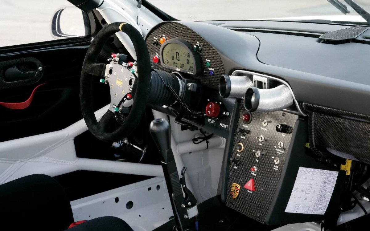 Porsche 911 gt3 RSR салон