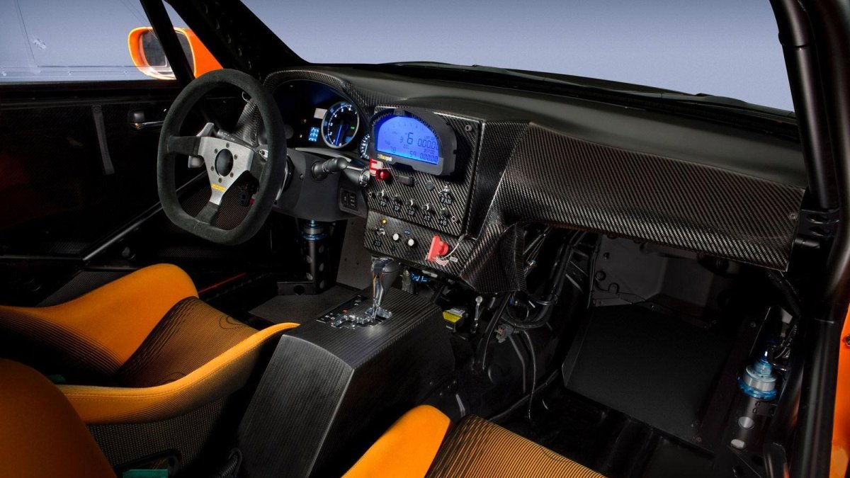 Салон гоночной машины