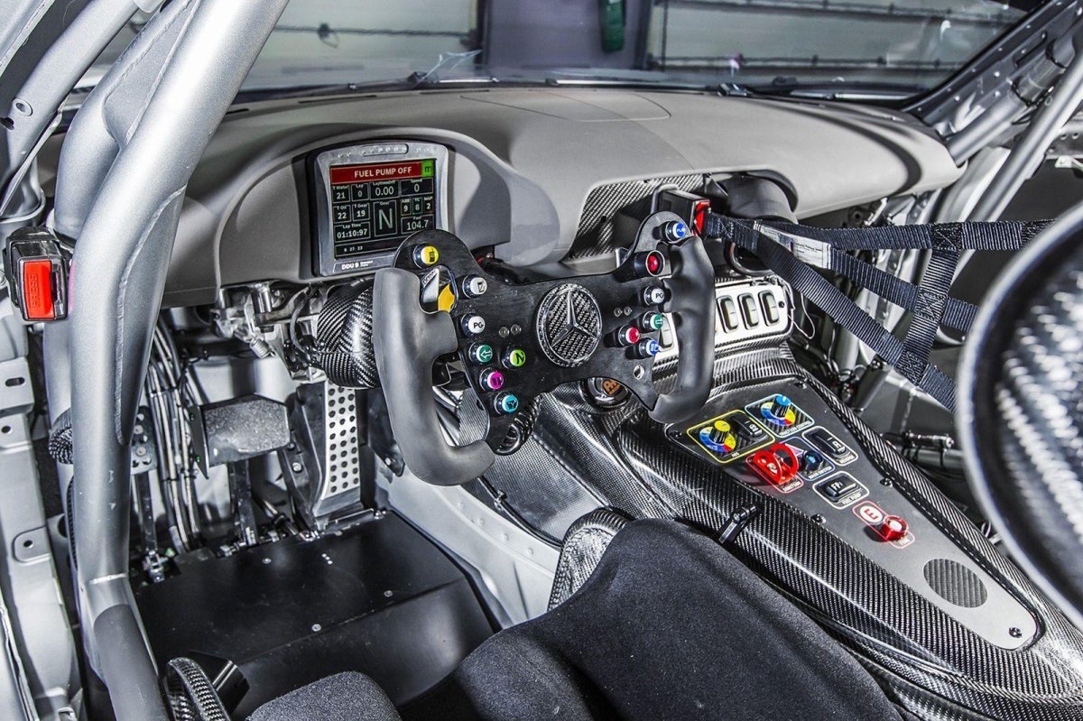 Mercedes AMG gt3 салон