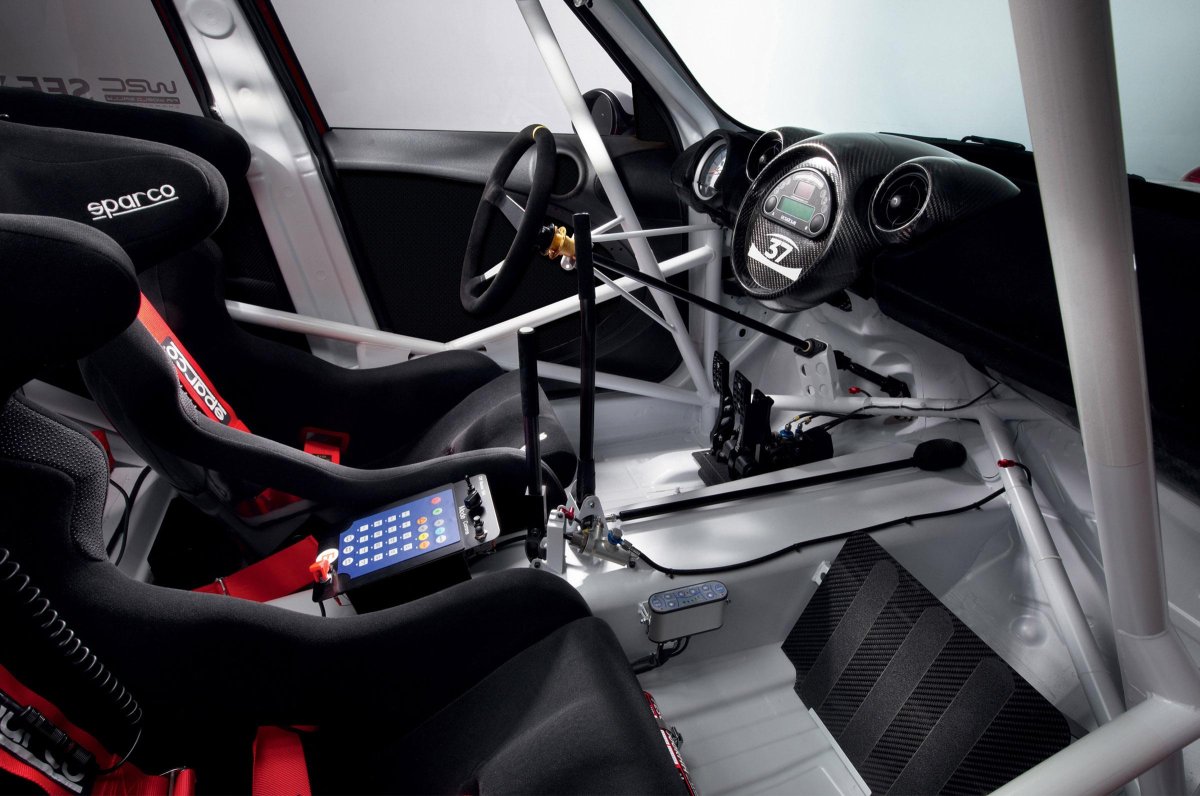 Субару раллийный салон