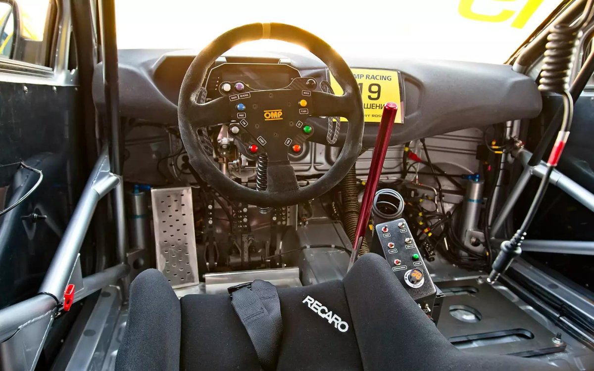 Vesta WTCC салон