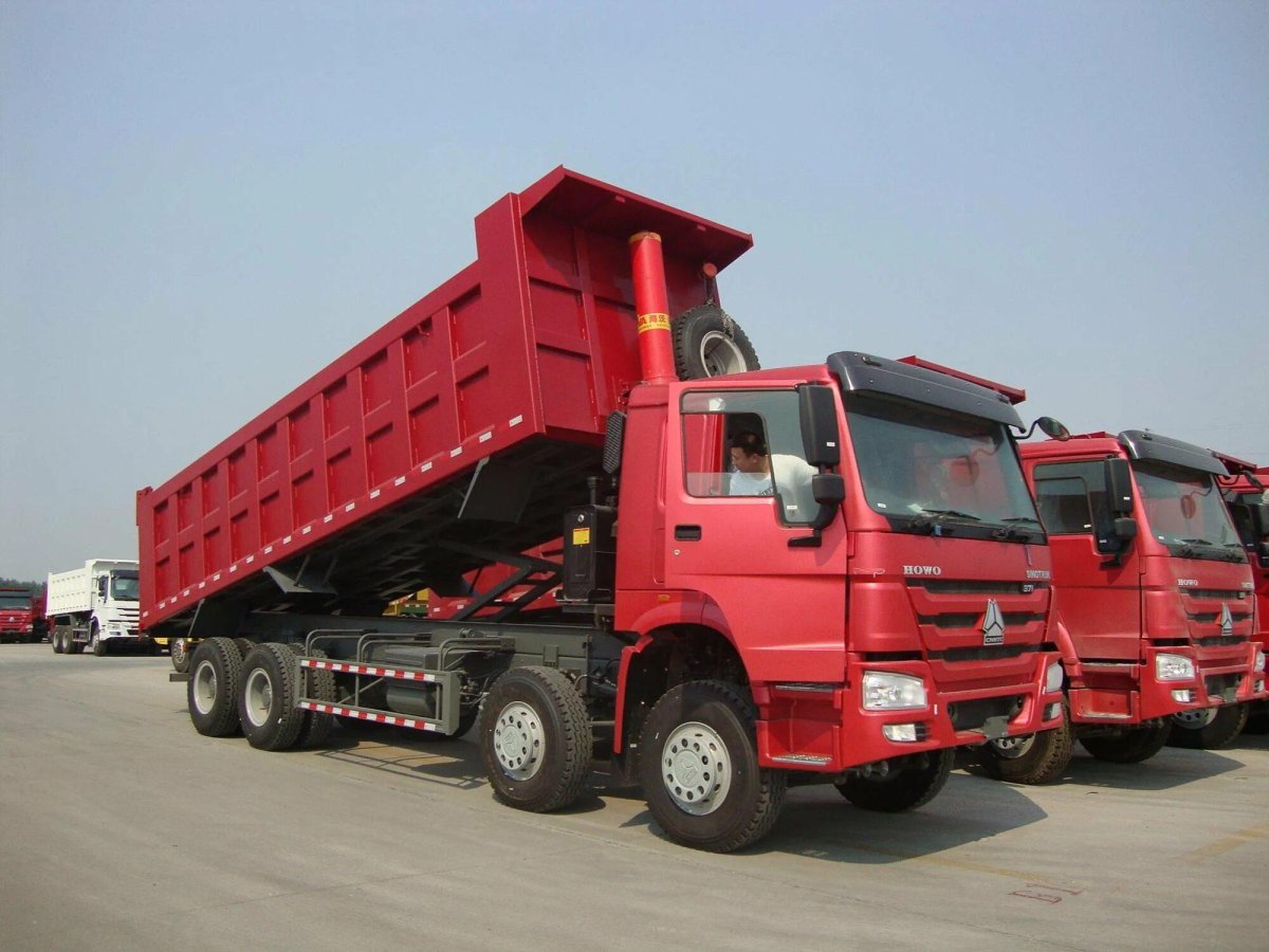 Грузовик самосвал HOWO 40 тонн