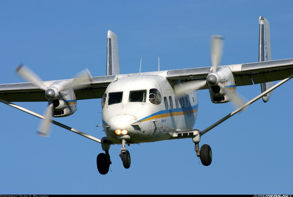 Антонов АН-28