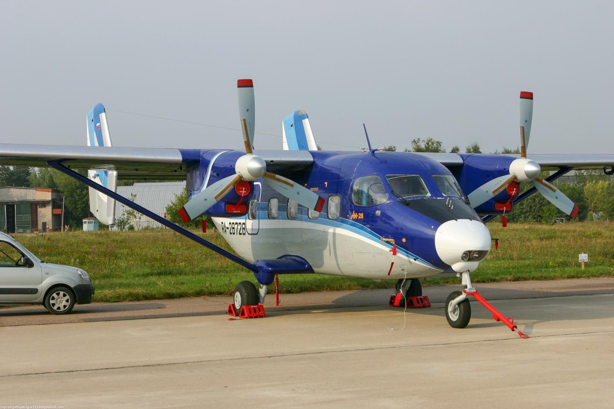 АН 28 самолет