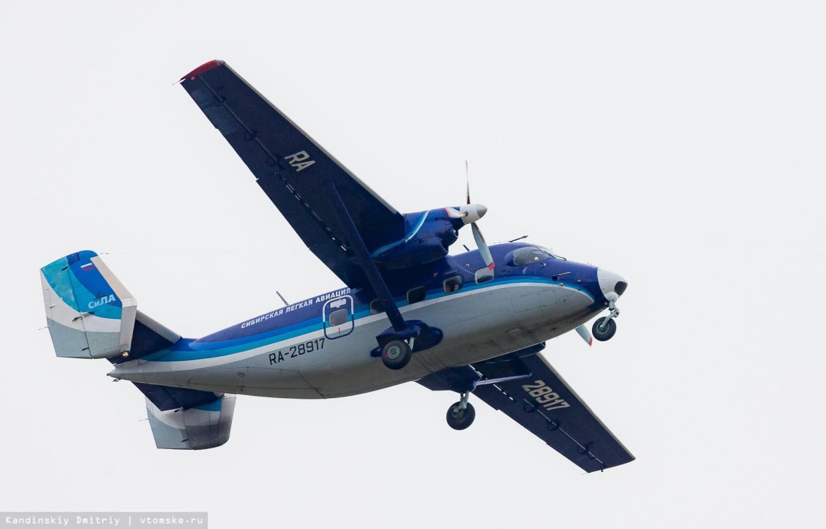 АН-28 L-410