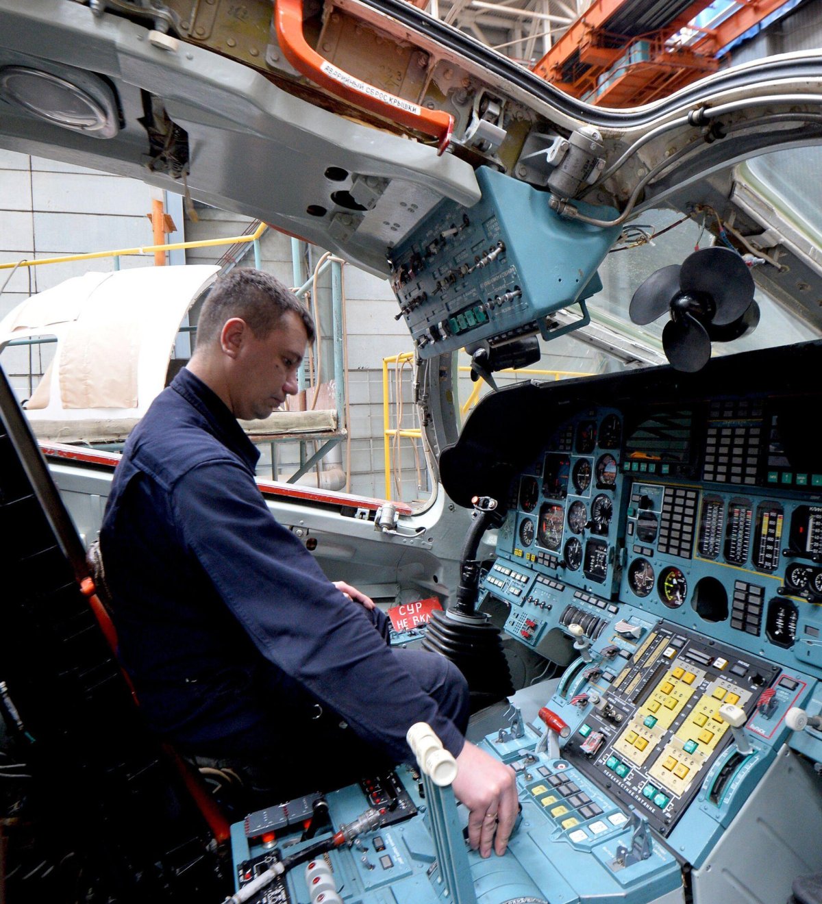 Ту 160 кабина