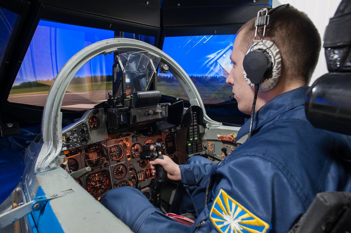 Як 130 кабина КВВАУЛ