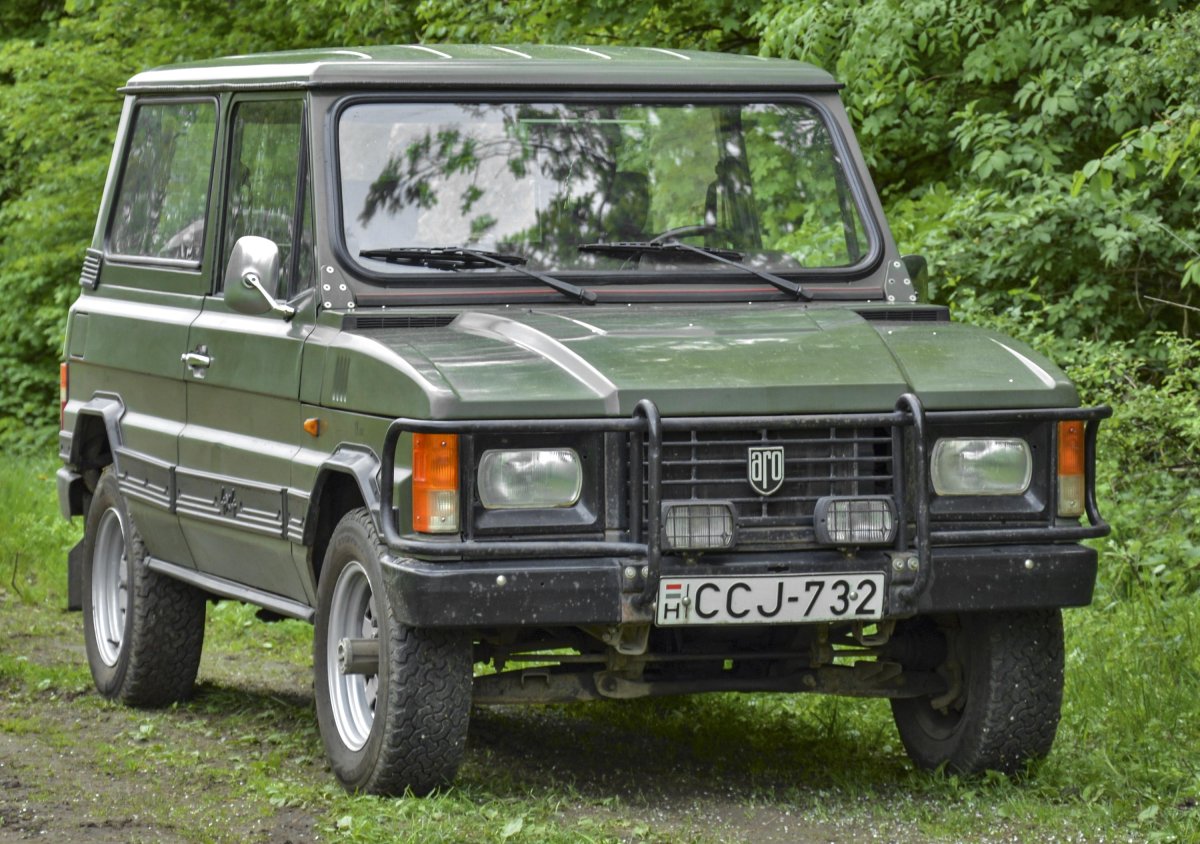 Джип Aro румынский