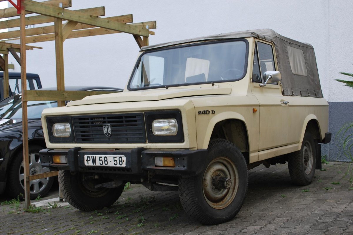 Джип Aro 240