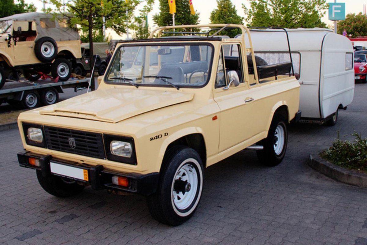 Джип Aro 240