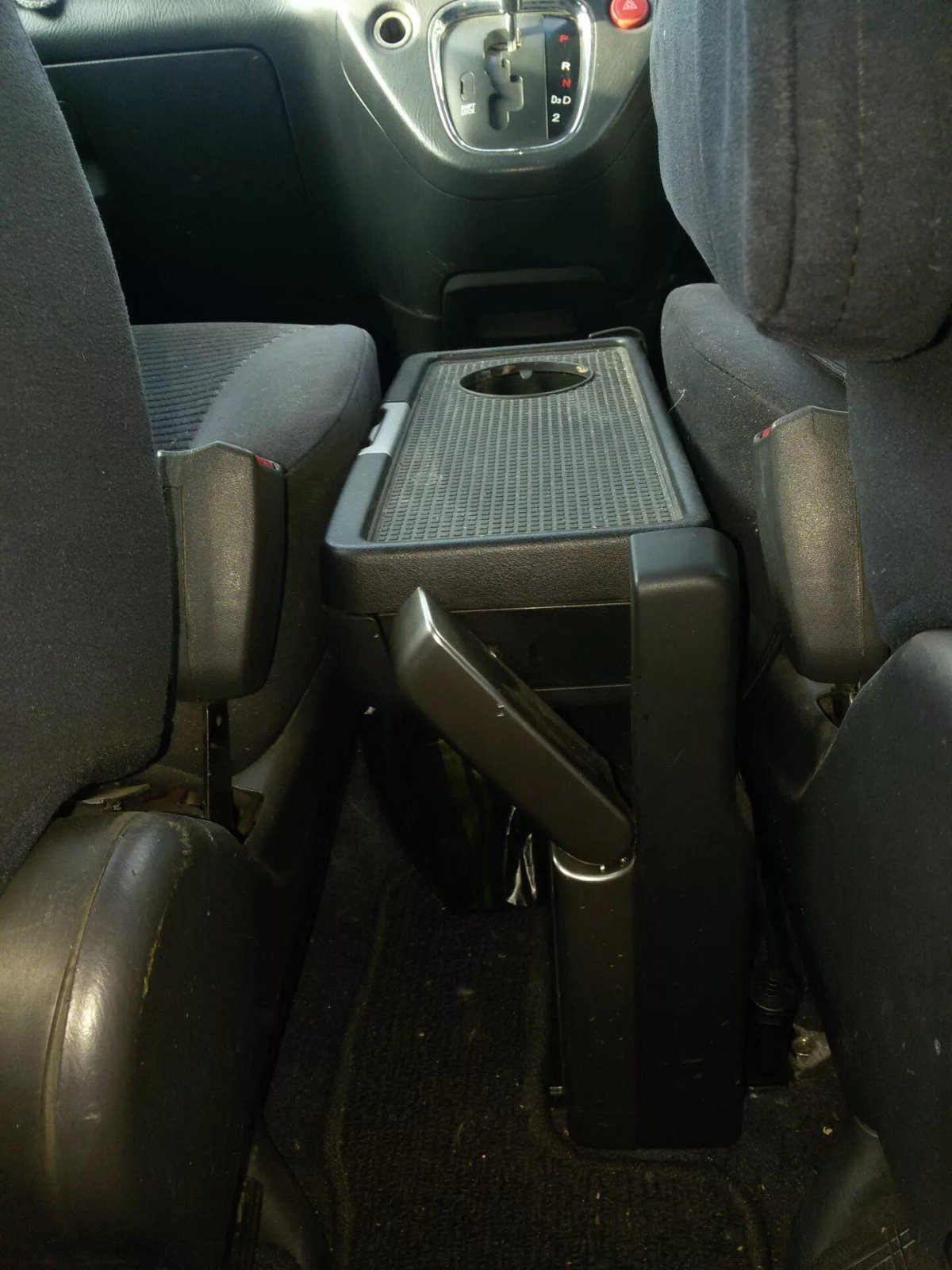 Подлокотник для Хонда стрим рн2