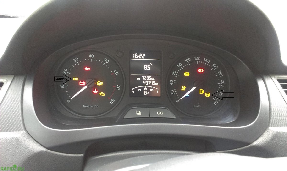 Панель приборов Шкода Рапид индикатор лампы