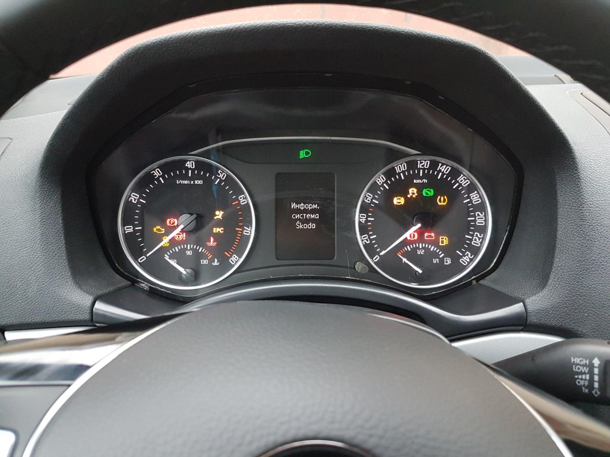 Приборная панель Шкода а5