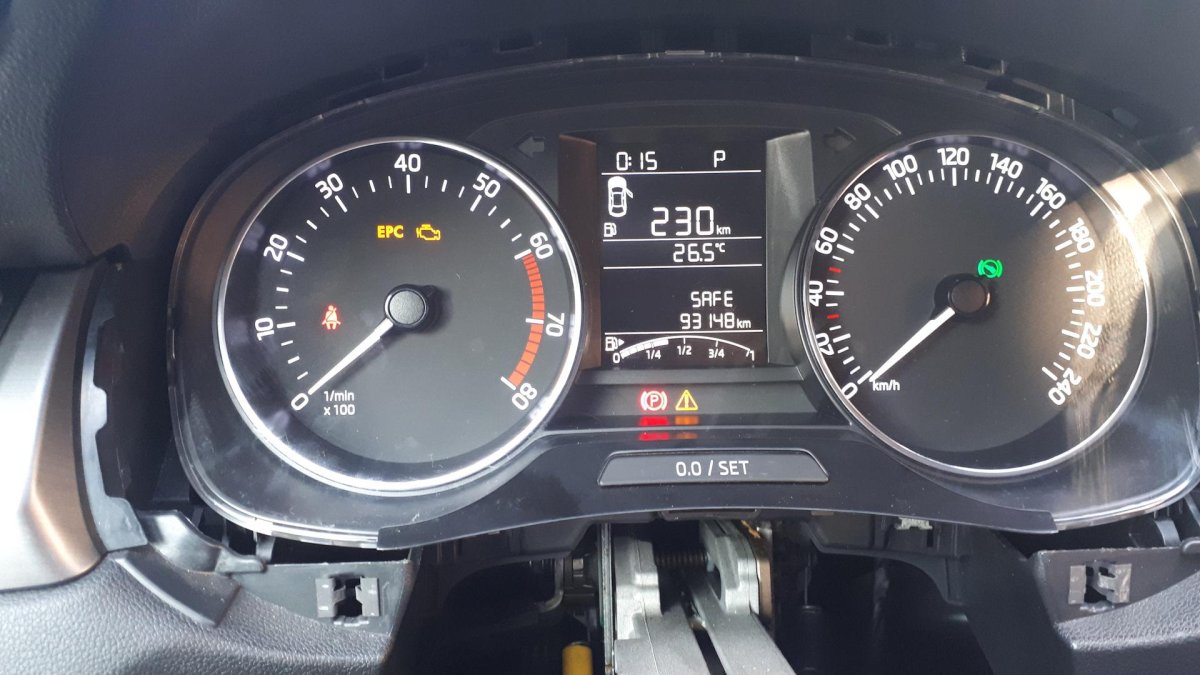 Приборная панель Шкода Рапид 2016