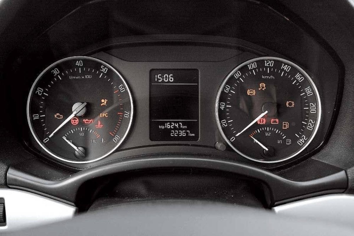 Приборная панель Шкода Октавия