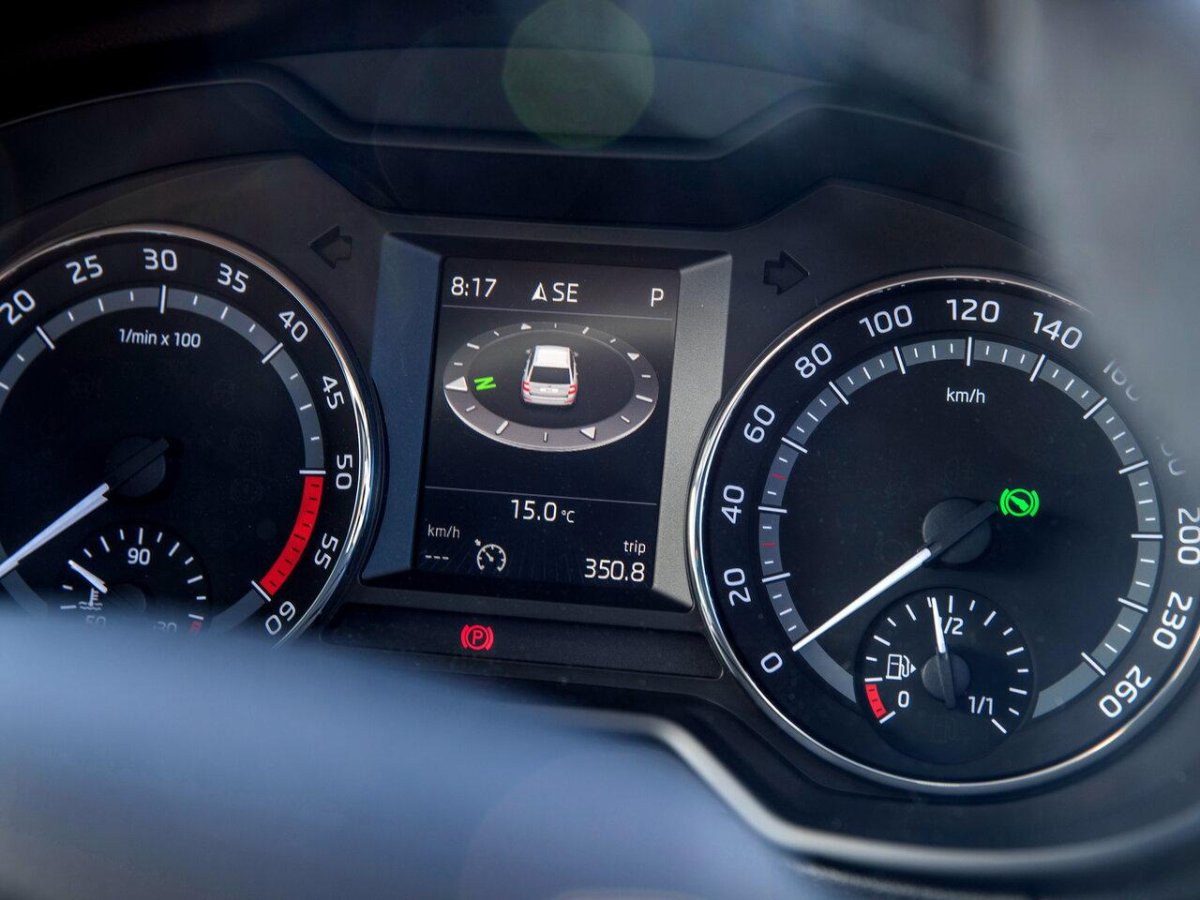 Цифровая приборная панель Skoda Octavia a7