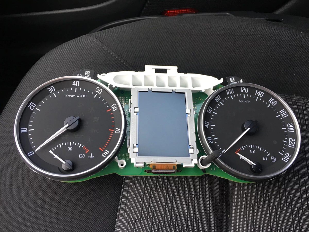 Приборная панель Шкода Октавия