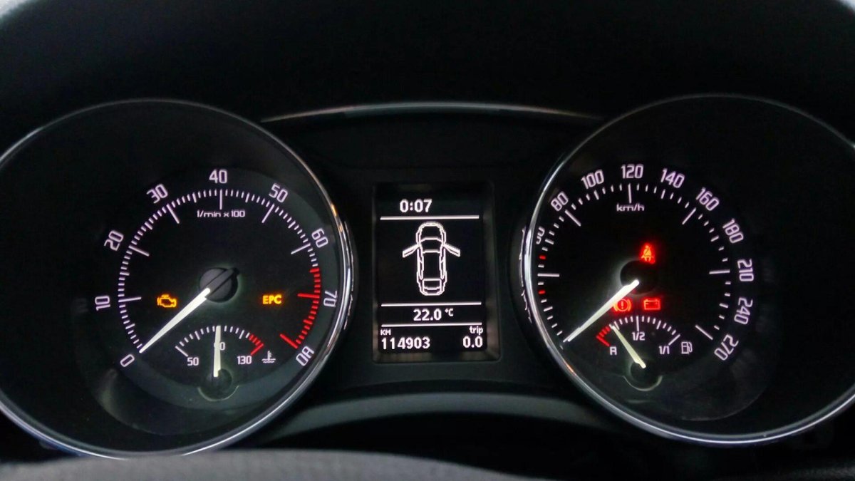 Приборная панель Суперб 2