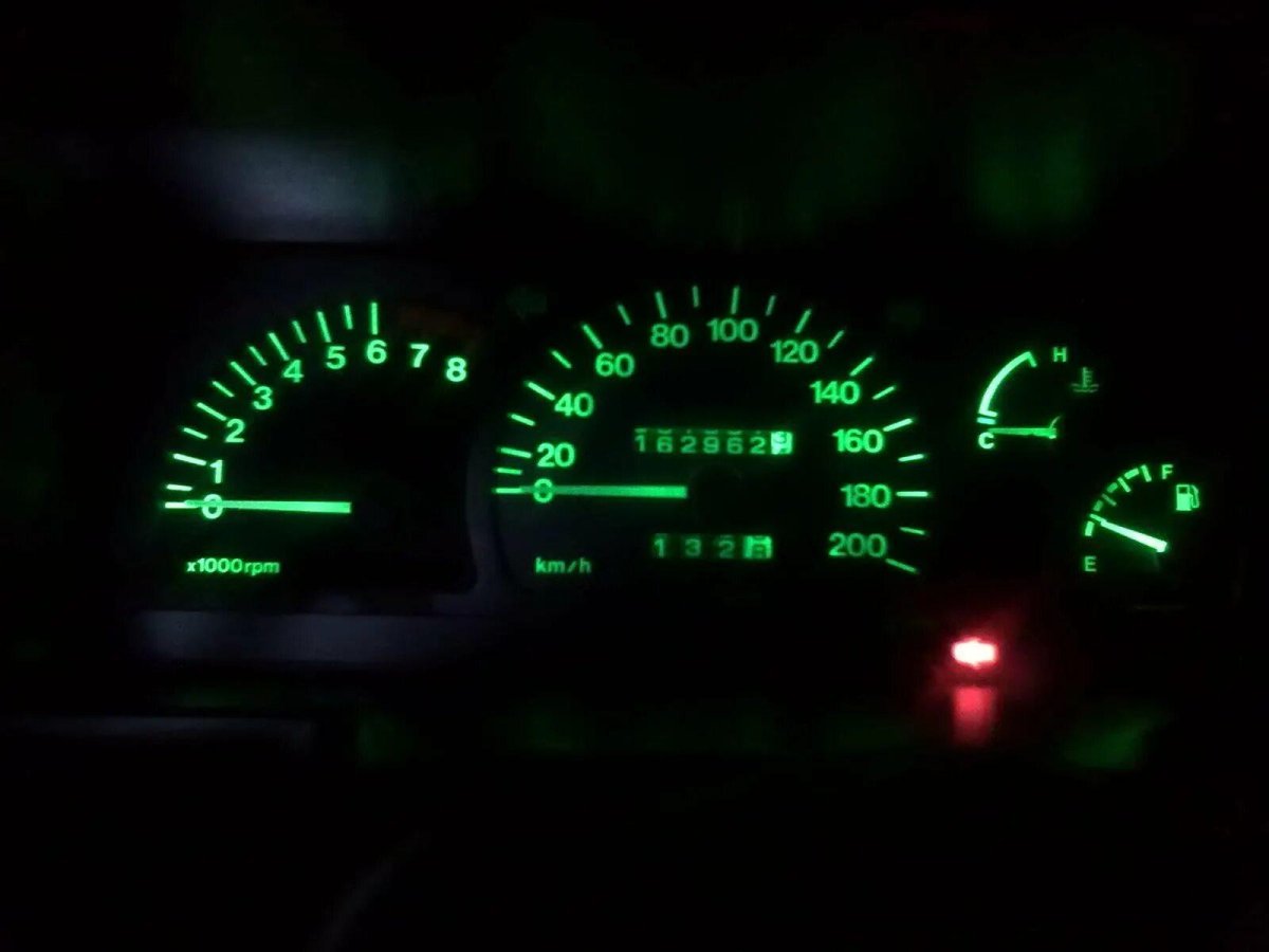 Приборная панель Nexia n100 подсветка