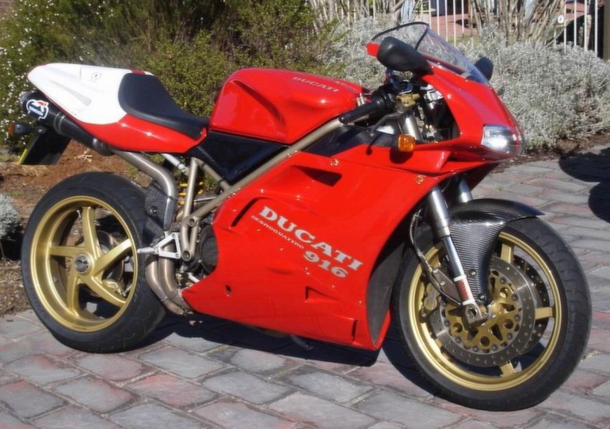 Ducati 916