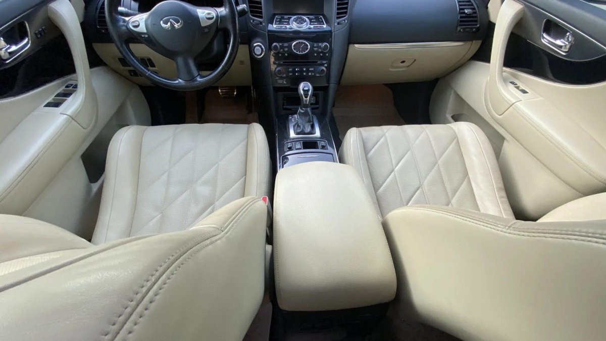 Салон светлый с темным