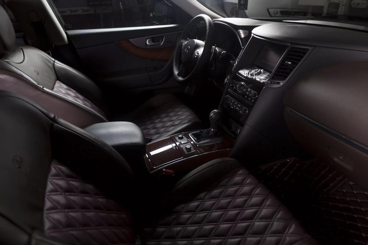Infiniti qx70 салон