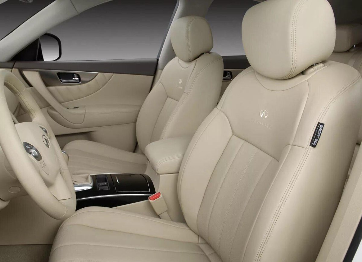 Инфинити fx35 бежевый салон