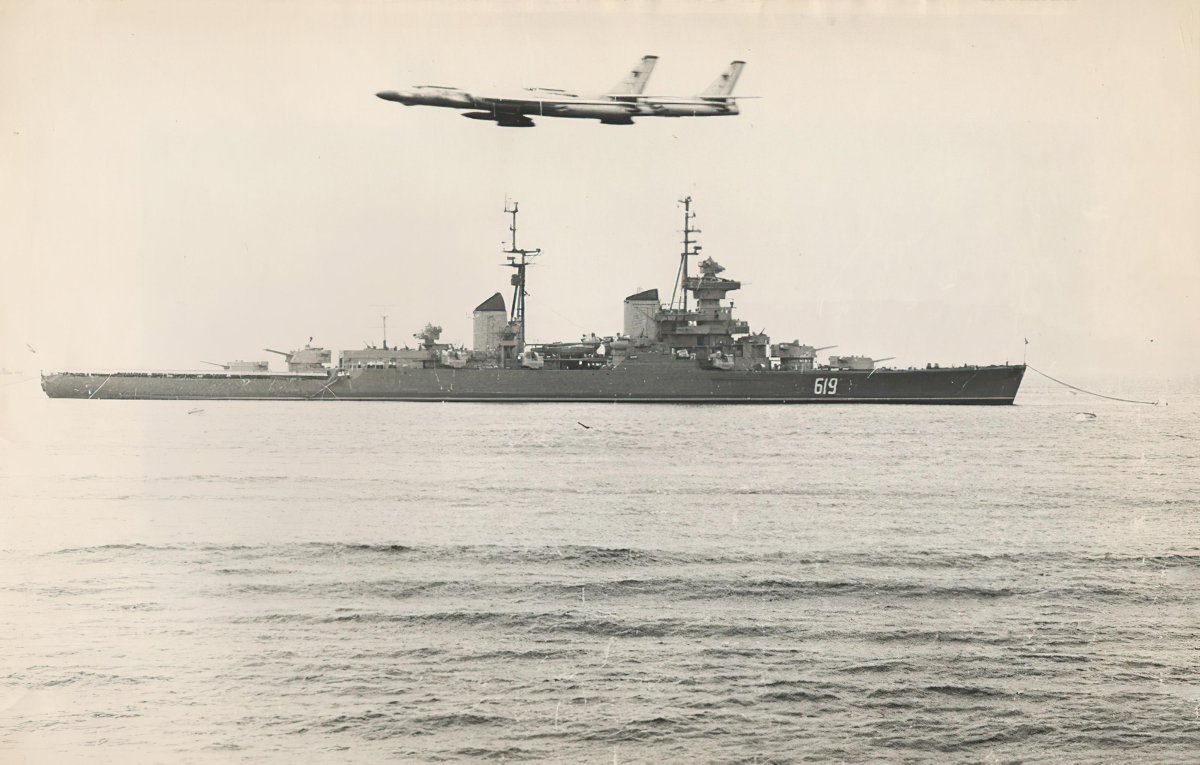 Крейсер комсомолец Балтийский флот