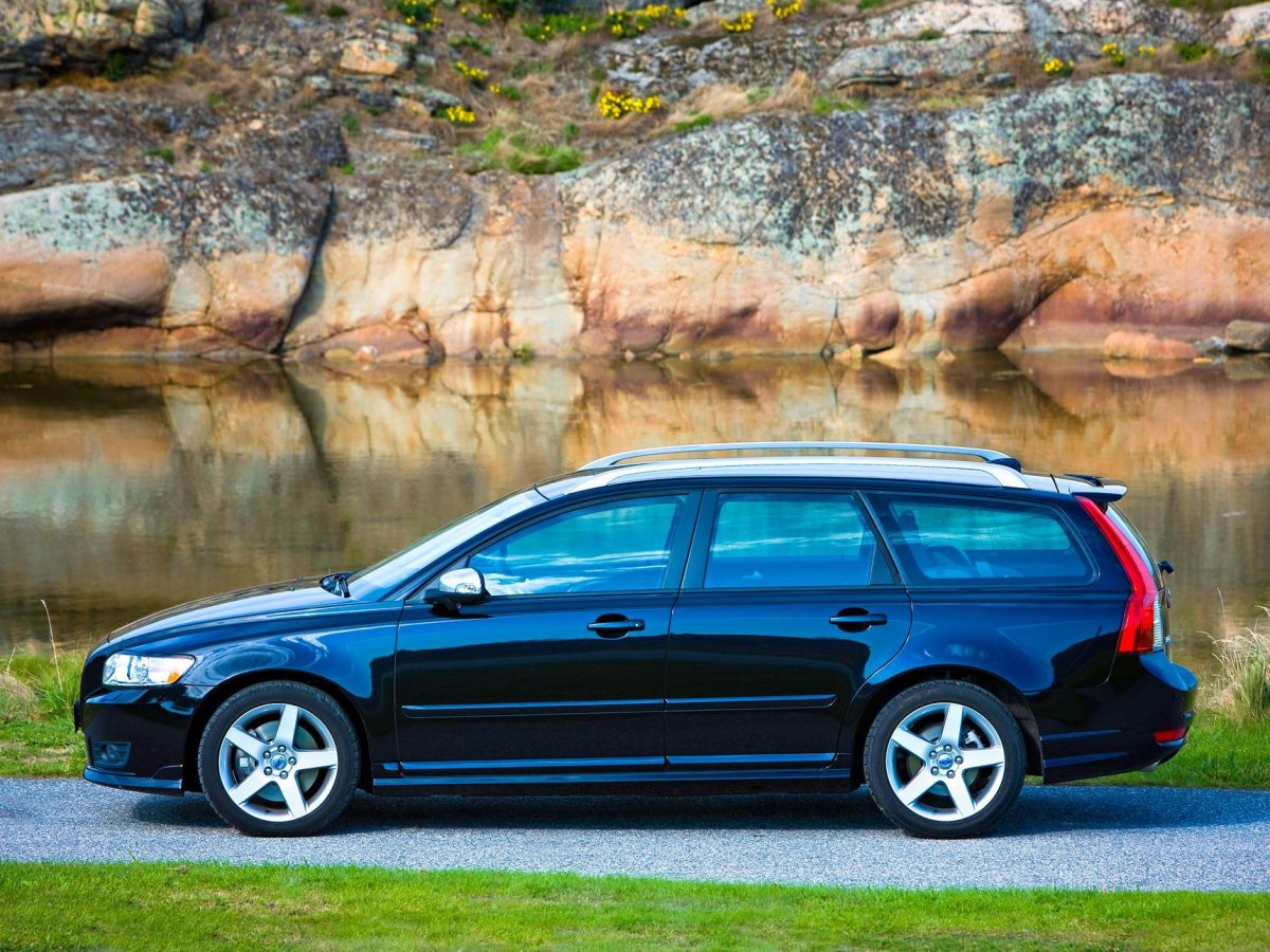 Вольво v50 универсал