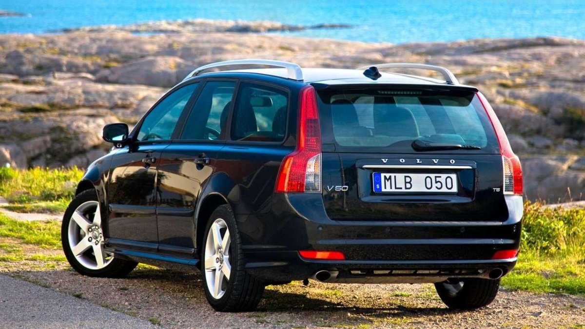 Volvo v50 универсал