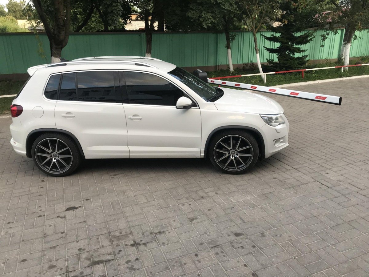 Диски r18 на Тигуан 1