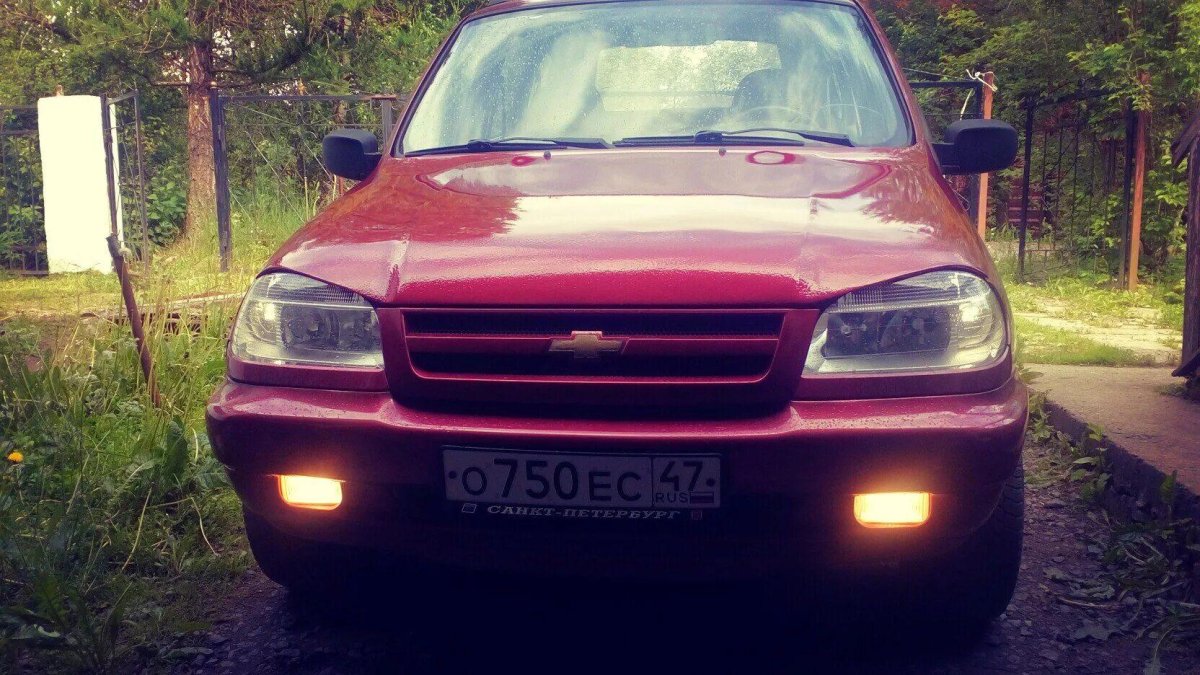 Шевроле Нива бэд бой капот