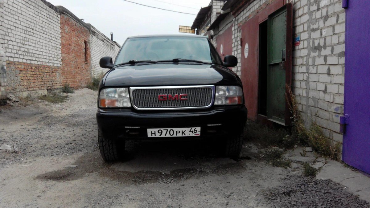 Решетка радиатора Шевроле блейзер 4.3 1995