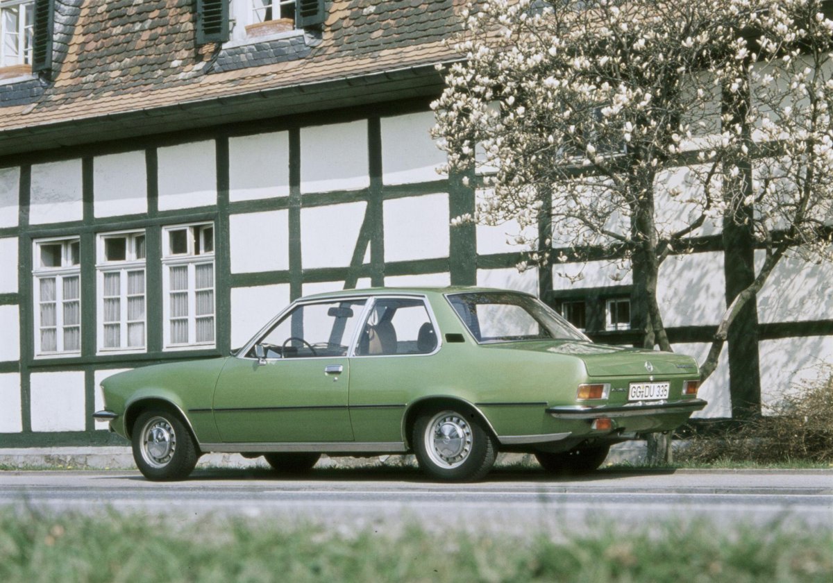 Opel Rekord, 1971