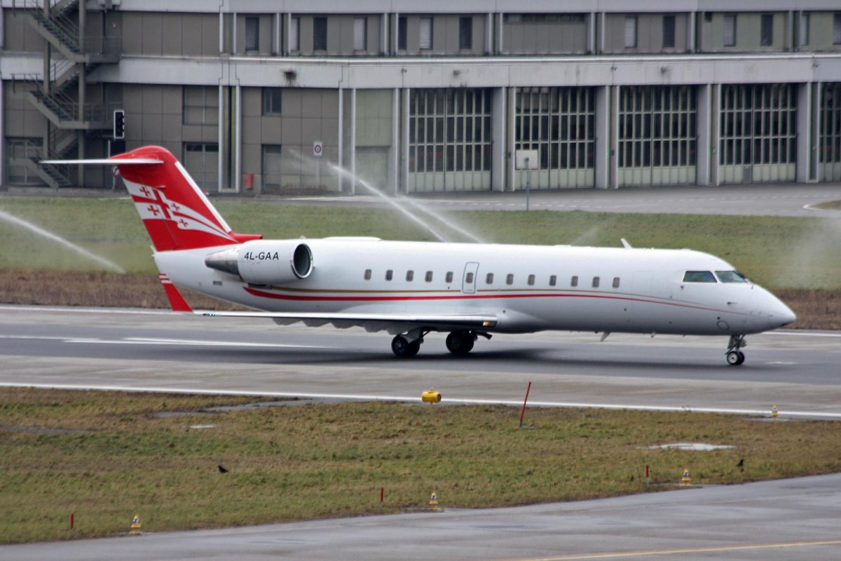 Бомбардье CRJ-100/200