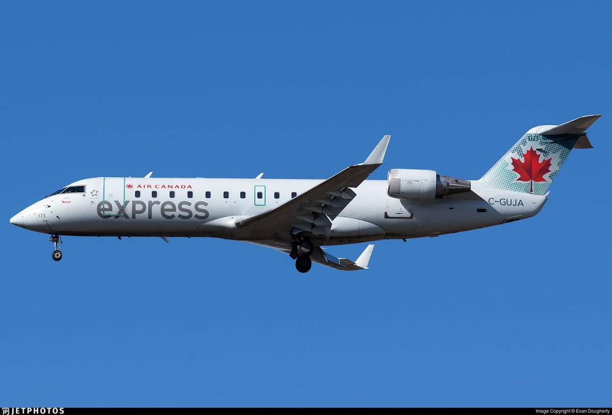 Mitsubishi CRJ-200er