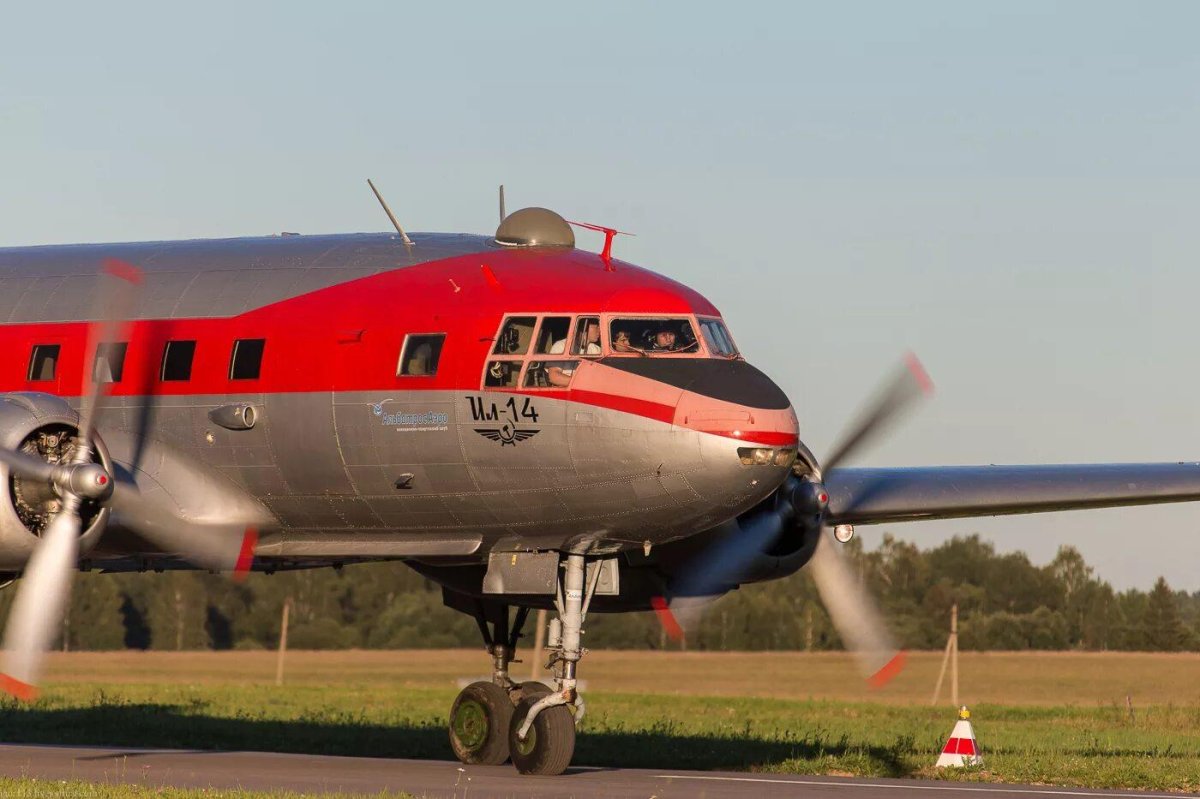 Самолет ил-14 СССР