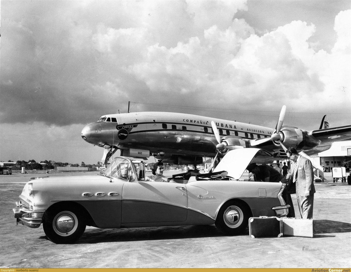 Автомобили и самолеты ретро