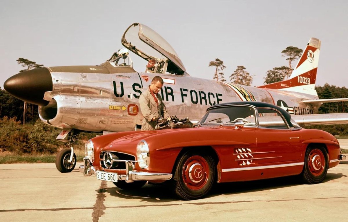 Mercedes Benz 300 SL Red