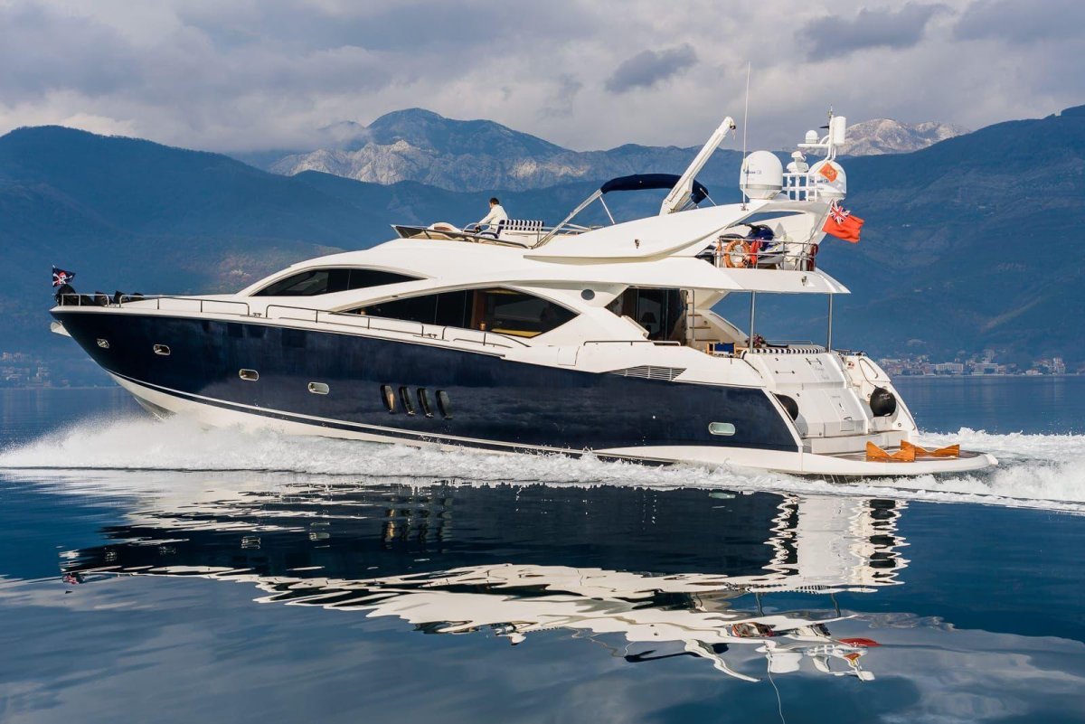 Marquis 630 Sport Yacht