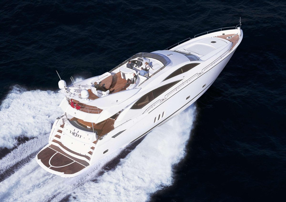 Яхта на прозрачном фоне для фотошопа