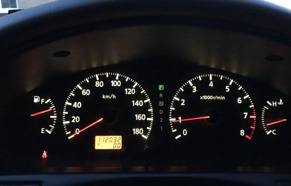 Приборная панель Ниссан эксперт