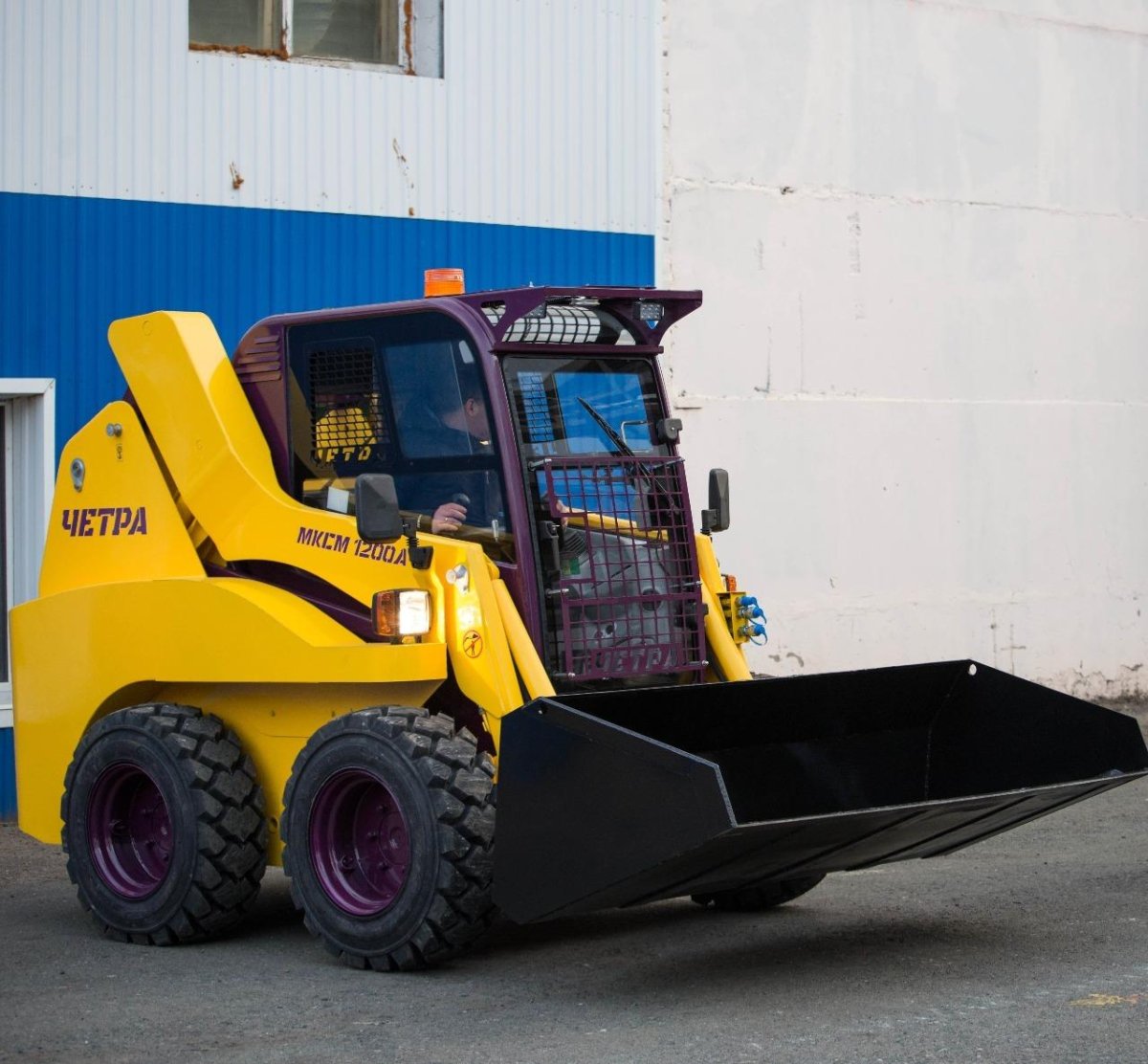 Мини-погрузчик ЧЕТРА МКСМ 1200м