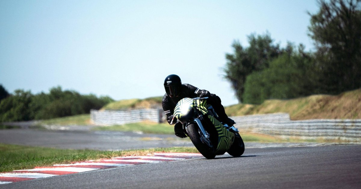 Астон Мартин мотоцикл