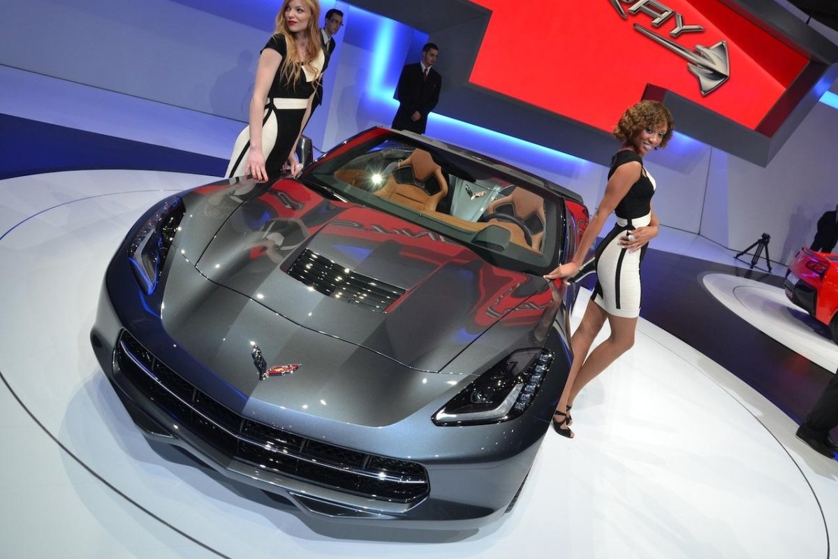 Li 9 автосалон