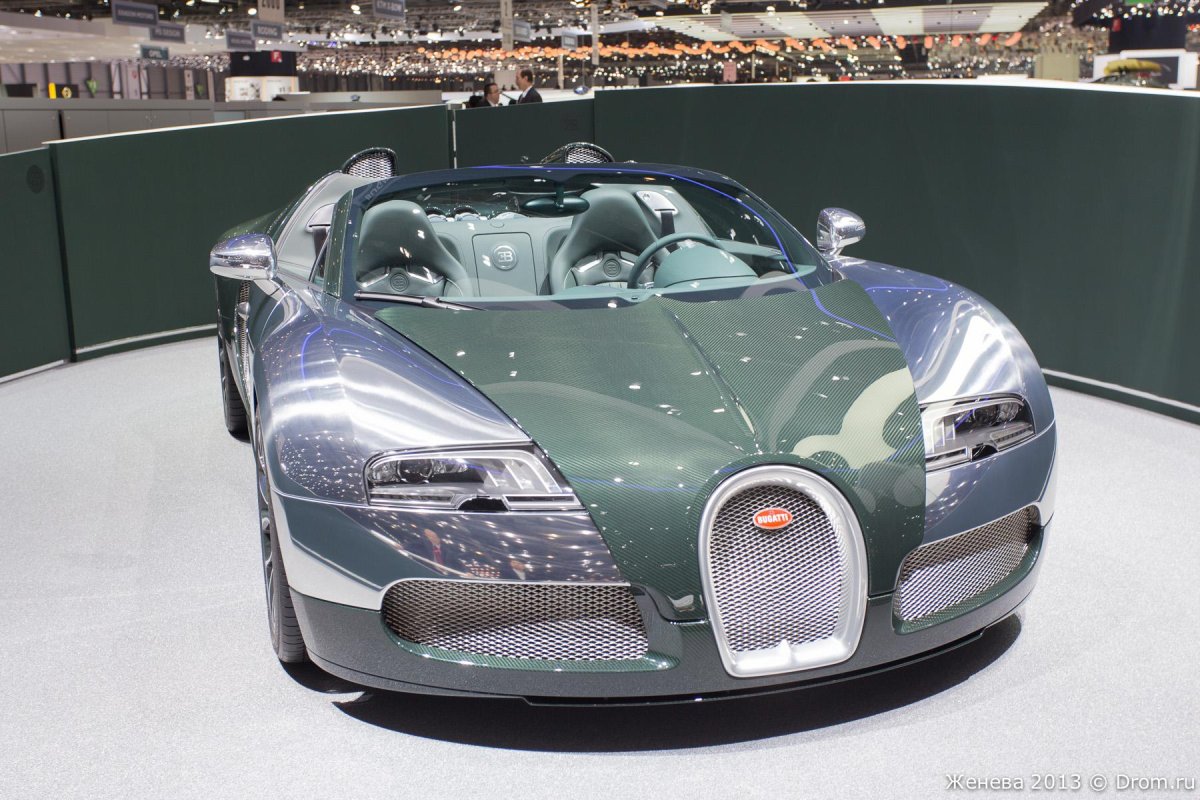 Бугатти родстер 2022