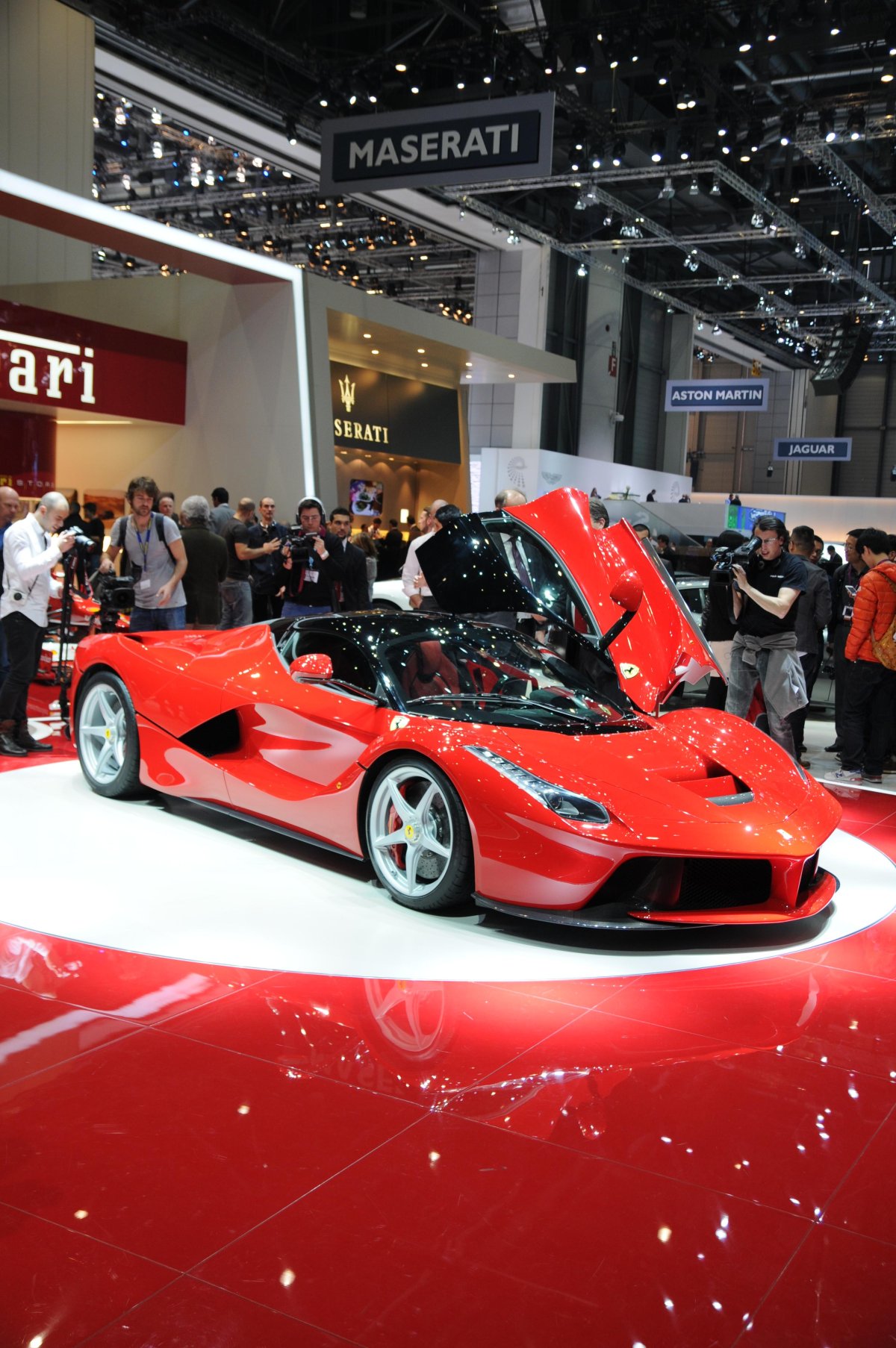 Феррари ла Феррари 2013