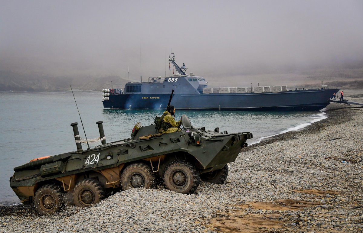 БТР 80 морской пехоты