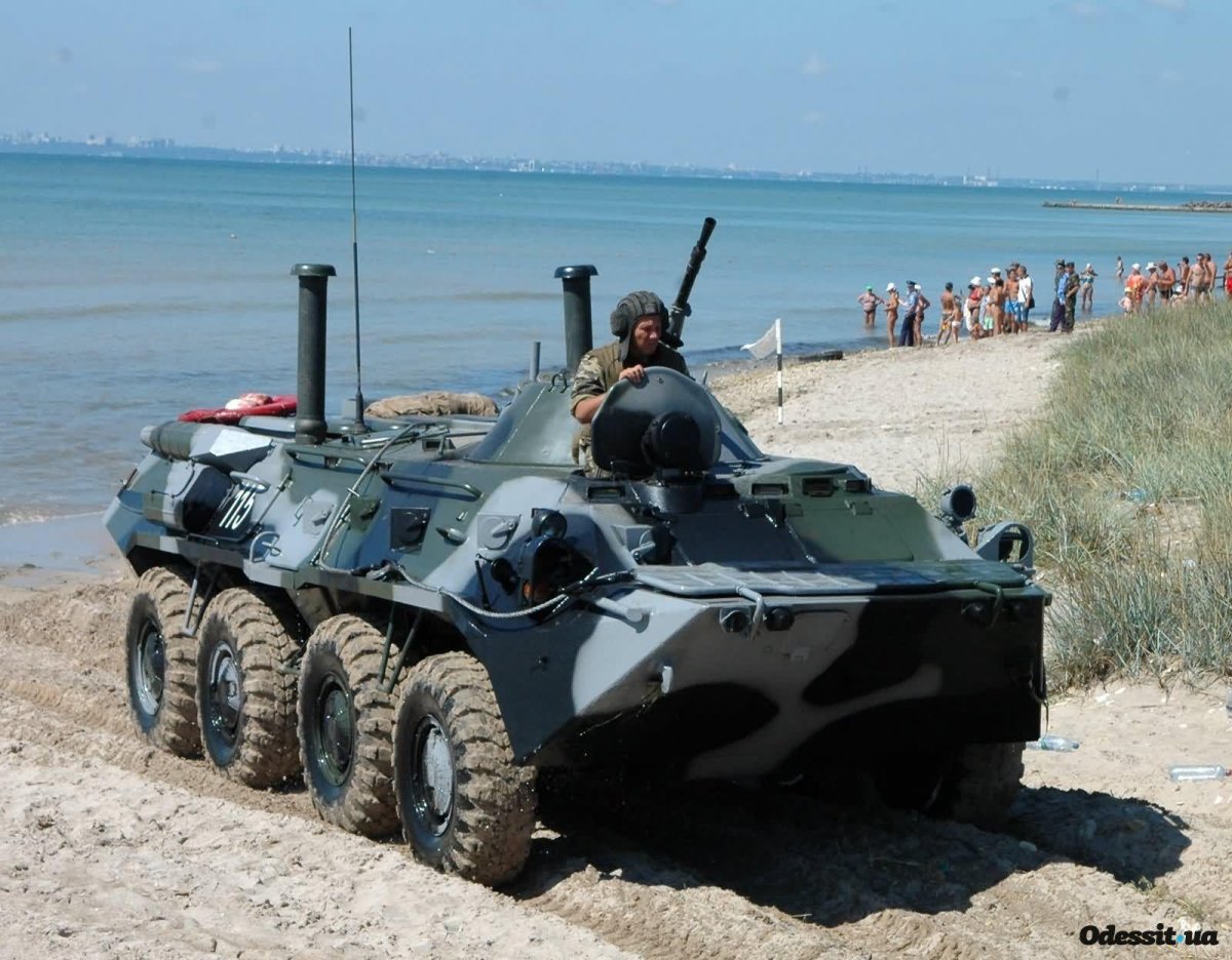 БТР 80 морской пехоты